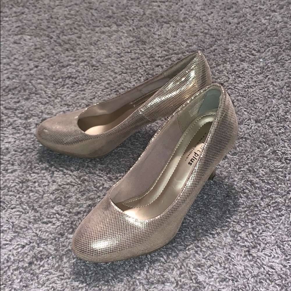 sheer shiny gold heels!